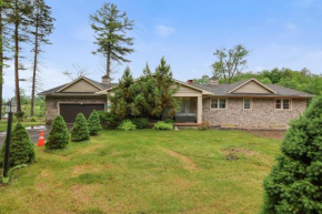 Luxury Lake Front Camelot Villa